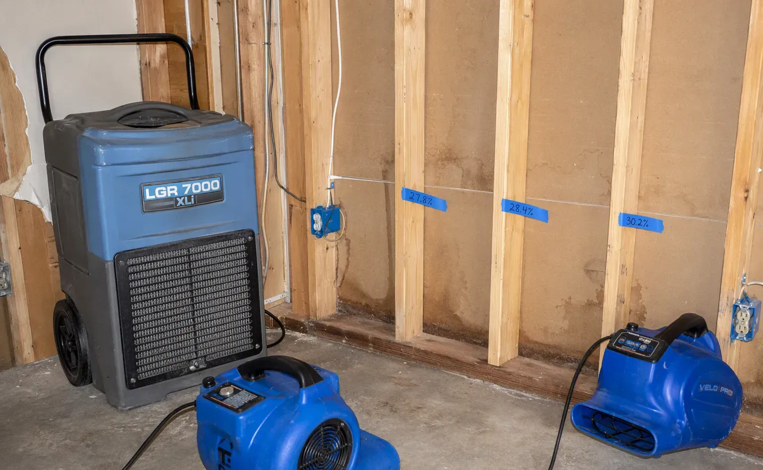 Structural drying with dehumidifiers and air movers in a Little Rock home